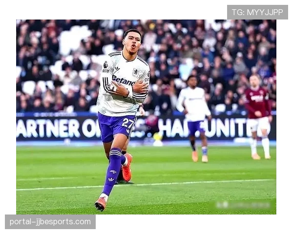 埃梅里高效反击专克曼联防线漏洞,维拉九连胜倚仗定位球与远射 埃梅里高效反击专克曼联防线漏洞,维拉九连胜倚仗定位球与远射