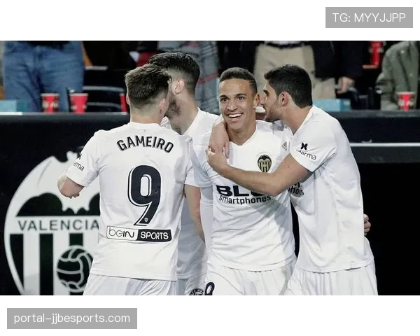 西甲中游集团同质化严重,边路传中与定位球成主流 西甲中游集团同质化严重,边路传中与定位球成主流