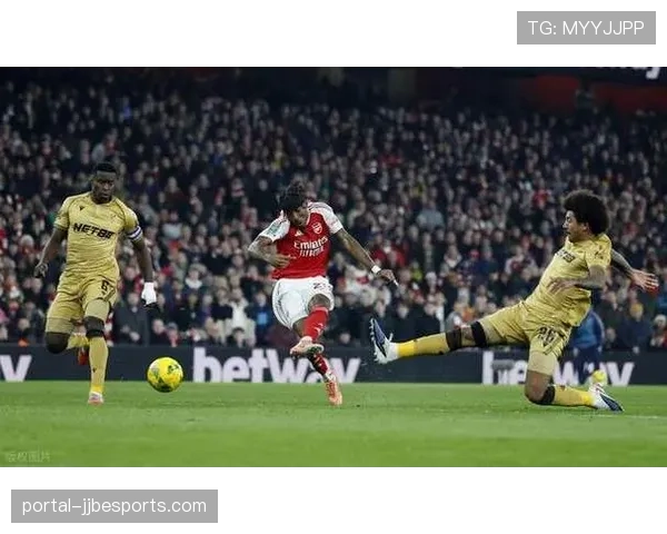 阿森纳vs利兹联半场战报：马杜埃凯传射，枪手两球领先