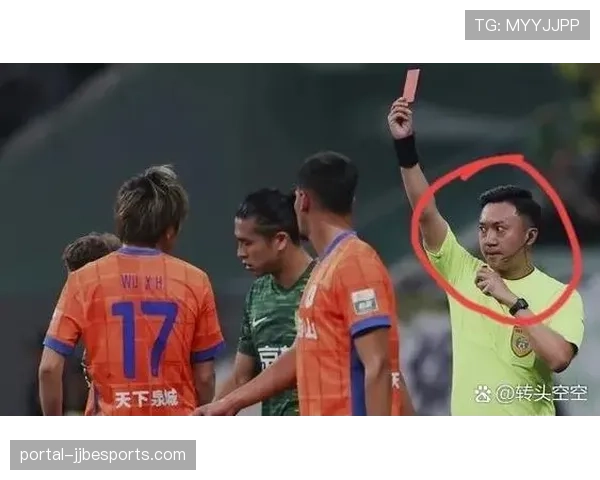 裁判在罗西vs. 莫莱斯比赛中的争议判罚再次引发对裁判标准的讨论 裁判在罗西vs. 莫莱斯比赛中的争议判罚再次引发对裁判标准的讨论
